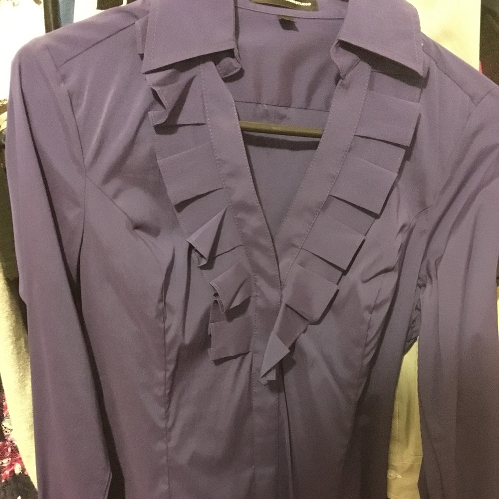 Ladies Purple Express blouse. Excellent condition.